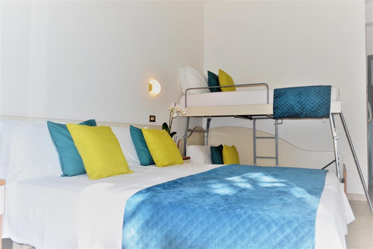 Hotel Elefantino Grey - Free Breakfast & Brunch Until 13-00 - Vicinissimi A Mirabilandia Milano Marittima Eksteriør billede
